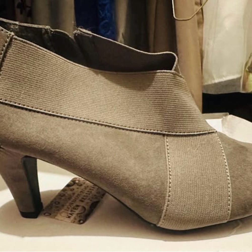 Elegant Gray Women's Ankle Boots